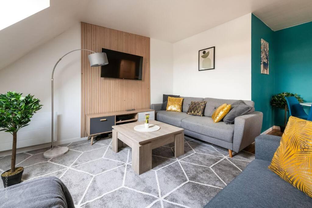 La Belle Echappee Parisienne - Gare - Hyper Centre Apartment Les Mureaux Exterior photo